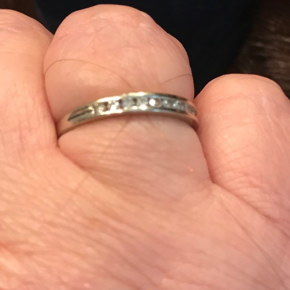 10k white Gold Genuine Diamond Band - Picture 8 of 14